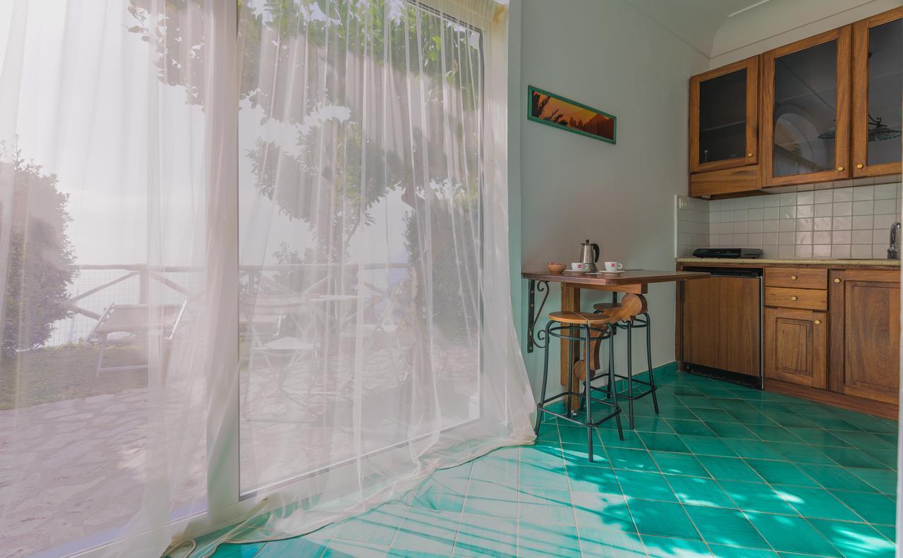 Bacio Del Sole B&B Positano Rum bild