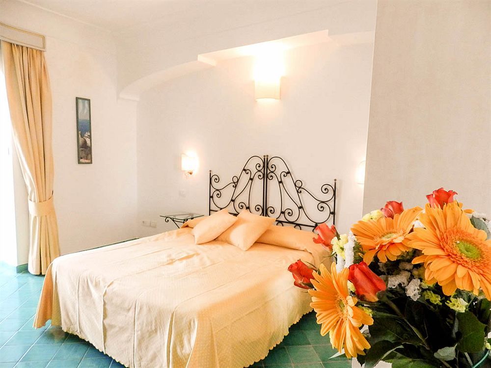 Bacio Del Sole B&B Positano Exteriör bild